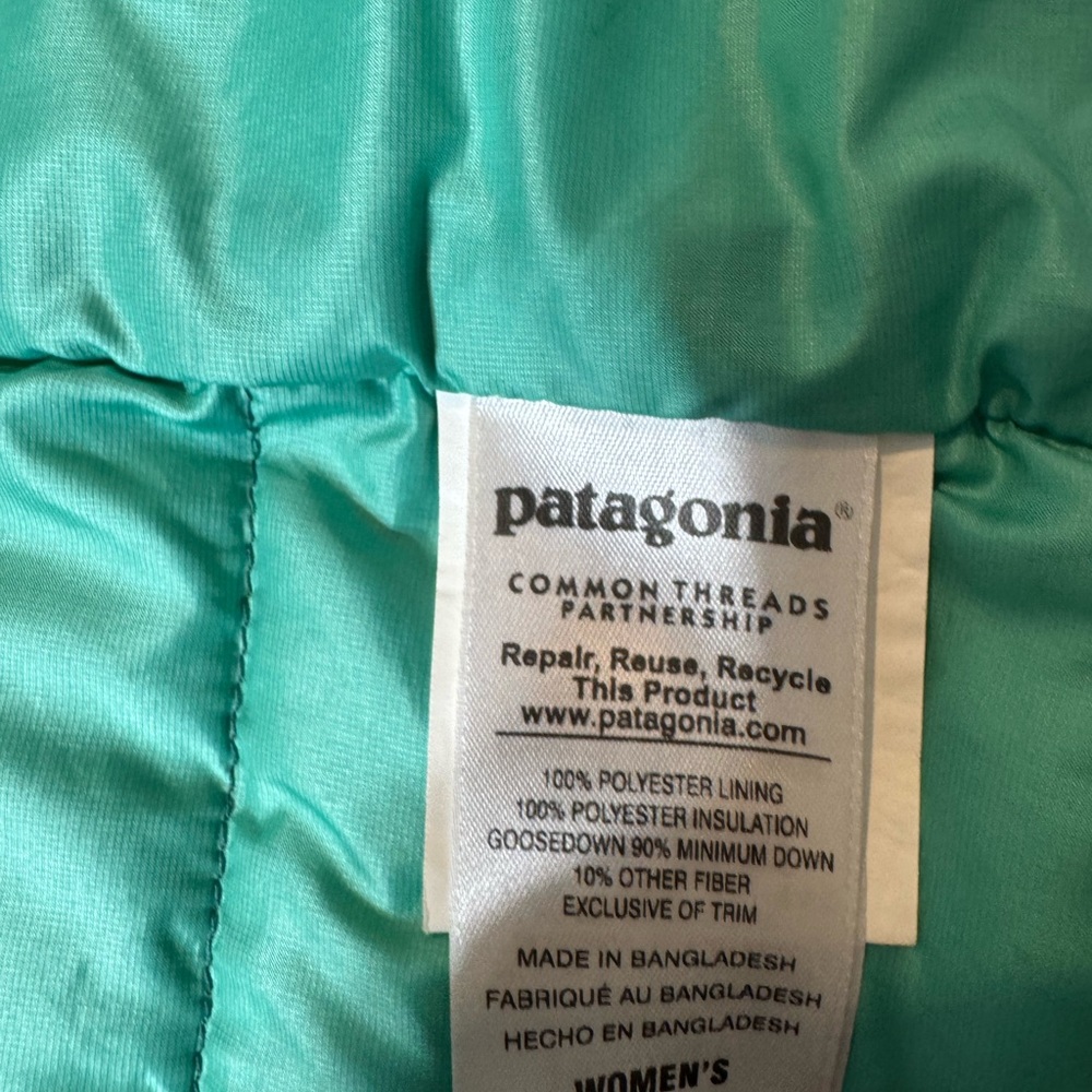 Patagonia Women's Teal Puffer Jacket with Hood - Picture 6 of 10